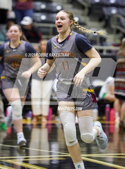 Thumbnail 1 in Paradise vs. Bells (UIL 3A D2 Regional Final Playoff) photogallery.