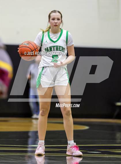Thumbnail 1 in Paradise vs. Bells (UIL 3A D2 Regional Final Playoff) photogallery.
