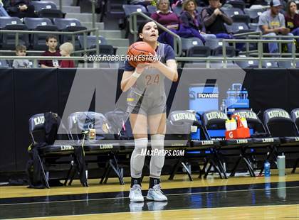 Thumbnail 1 in Paradise vs. Bells (UIL 3A D2 Regional Final Playoff) photogallery.