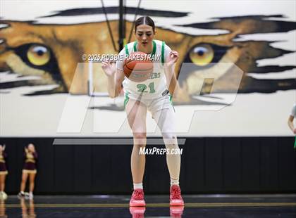 Thumbnail 2 in Paradise vs. Bells (UIL 3A D2 Regional Final Playoff) photogallery.