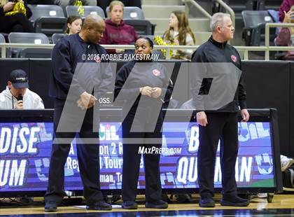 Thumbnail 3 in Paradise vs. Bells (UIL 3A D2 Regional Final Playoff) photogallery.