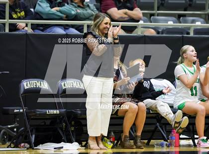 Thumbnail 2 in Paradise vs. Bells (UIL 3A D2 Regional Final Playoff) photogallery.