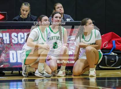 Thumbnail 2 in Paradise vs. Bells (UIL 3A D2 Regional Final Playoff) photogallery.