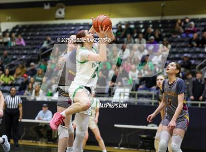 Thumbnail 1 in Paradise vs. Bells (UIL 3A D2 Regional Final Playoff) photogallery.