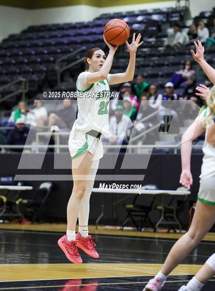 Thumbnail 2 in Paradise vs. Bells (UIL 3A D2 Regional Final Playoff) photogallery.