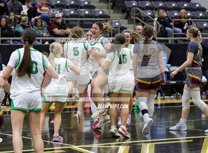 Thumbnail 2 in Paradise vs. Bells (UIL 3A D2 Regional Final Playoff) photogallery.