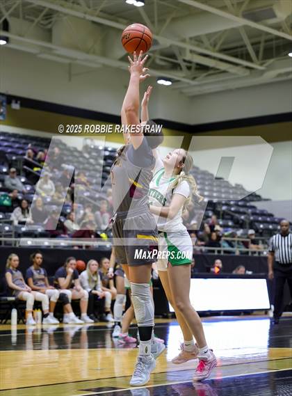 Thumbnail 3 in Paradise vs. Bells (UIL 3A D2 Regional Final Playoff) photogallery.