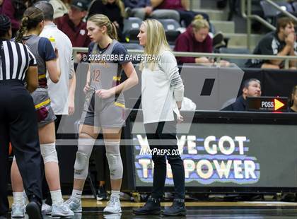 Thumbnail 3 in Paradise vs. Bells (UIL 3A D2 Regional Final Playoff) photogallery.