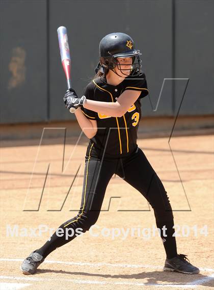 Thumbnail 2 in Capistrano Valley vs Mater Dei (Woodbridge Tournament) photogallery.