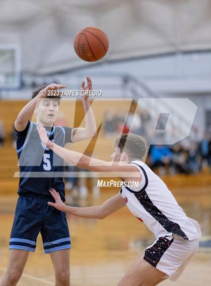 Thumbnail 2 in Central Valley vs Mohawk Area (Central Valley Roundball Holiday Classic) photogallery.