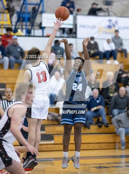 Thumbnail 2 in Central Valley vs Mohawk Area (Central Valley Roundball Holiday Classic) photogallery.