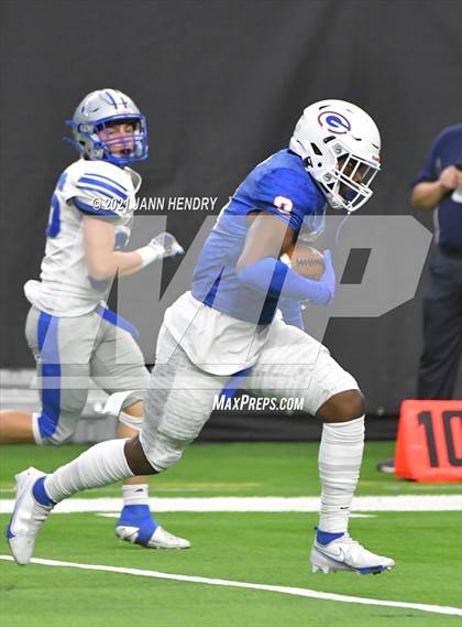 Thumbnail 2 in McQueen vs. Bishop Gorman (5A State Championship) photogallery.
