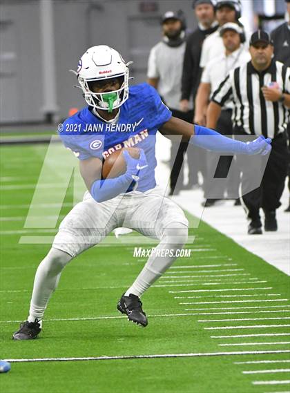 Thumbnail 2 in McQueen vs. Bishop Gorman (5A State Championship) photogallery.