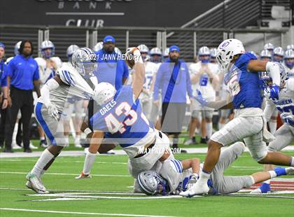 Thumbnail 3 in McQueen vs. Bishop Gorman (5A State Championship) photogallery.