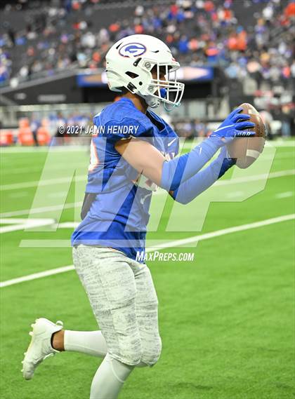 Thumbnail 3 in McQueen vs. Bishop Gorman (5A State Championship) photogallery.
