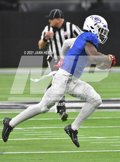 Thumbnail 1 in McQueen vs. Bishop Gorman (5A State Championship) photogallery.