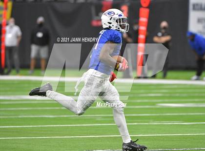 Thumbnail 3 in McQueen vs. Bishop Gorman (5A State Championship) photogallery.
