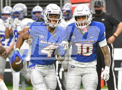 Thumbnail 1 in McQueen vs. Bishop Gorman (5A State Championship) photogallery.