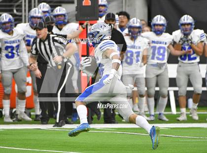 Thumbnail 3 in McQueen vs. Bishop Gorman (5A State Championship) photogallery.