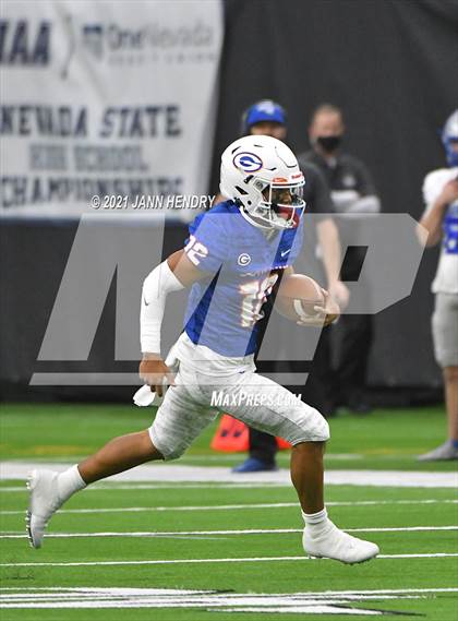 Thumbnail 1 in McQueen vs. Bishop Gorman (5A State Championship) photogallery.