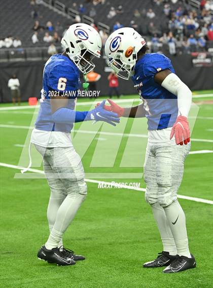 Thumbnail 3 in McQueen vs. Bishop Gorman (5A State Championship) photogallery.