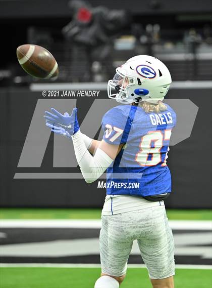 Thumbnail 2 in McQueen vs. Bishop Gorman (5A State Championship) photogallery.