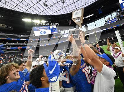 Thumbnail 1 in McQueen vs. Bishop Gorman (5A State Championship) photogallery.