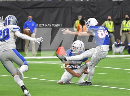 Thumbnail 2 in McQueen vs. Bishop Gorman (5A State Championship) photogallery.