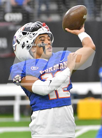 Thumbnail 2 in McQueen vs. Bishop Gorman (5A State Championship) photogallery.