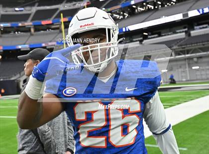 Thumbnail 3 in McQueen vs. Bishop Gorman (5A State Championship) photogallery.