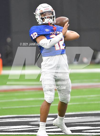 Thumbnail 3 in McQueen vs. Bishop Gorman (5A State Championship) photogallery.