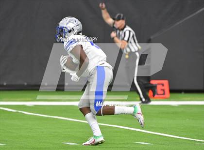 Thumbnail 3 in McQueen vs. Bishop Gorman (5A State Championship) photogallery.