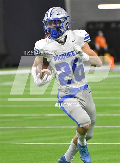 Thumbnail 2 in McQueen vs. Bishop Gorman (5A State Championship) photogallery.