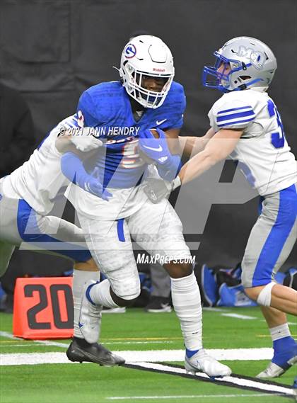 Thumbnail 3 in McQueen vs. Bishop Gorman (5A State Championship) photogallery.