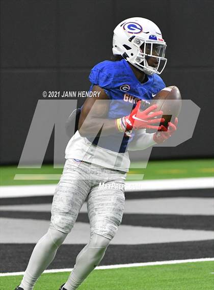 Thumbnail 2 in McQueen vs. Bishop Gorman (5A State Championship) photogallery.