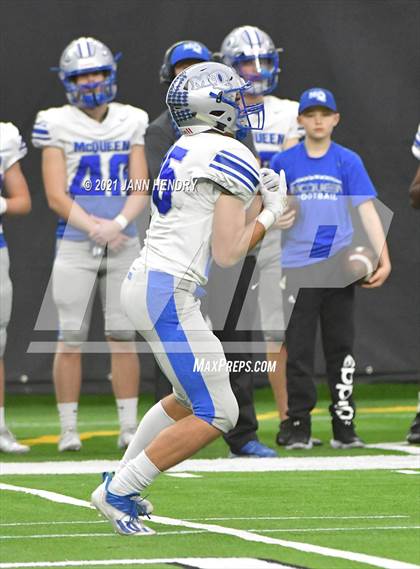 Thumbnail 2 in McQueen vs. Bishop Gorman (5A State Championship) photogallery.