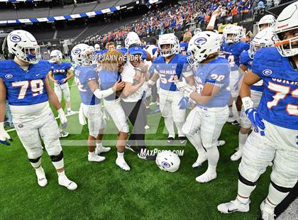 Thumbnail 2 in McQueen vs. Bishop Gorman (5A State Championship) photogallery.