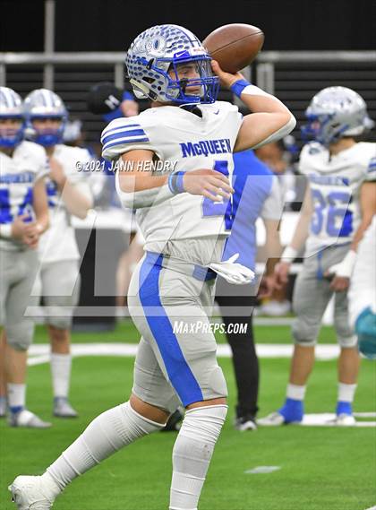 Thumbnail 3 in McQueen vs. Bishop Gorman (5A State Championship) photogallery.