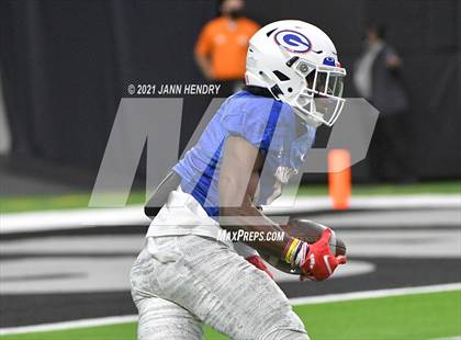 Thumbnail 2 in McQueen vs. Bishop Gorman (5A State Championship) photogallery.