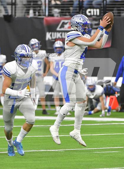 Thumbnail 2 in McQueen vs. Bishop Gorman (5A State Championship) photogallery.