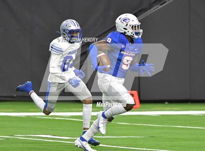 Thumbnail 1 in McQueen vs. Bishop Gorman (5A State Championship) photogallery.