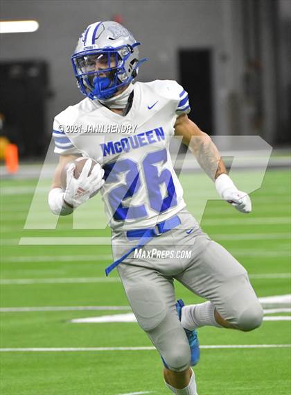 Thumbnail 3 in McQueen vs. Bishop Gorman (5A State Championship) photogallery.