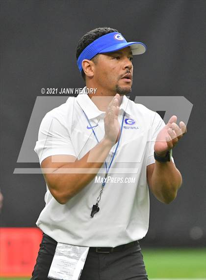 Thumbnail 3 in McQueen vs. Bishop Gorman (5A State Championship) photogallery.