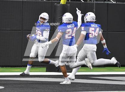 Thumbnail 2 in McQueen vs. Bishop Gorman (5A State Championship) photogallery.