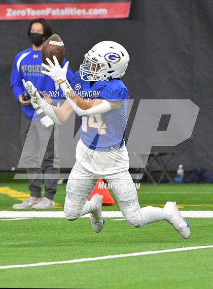 Thumbnail 2 in McQueen vs. Bishop Gorman (5A State Championship) photogallery.