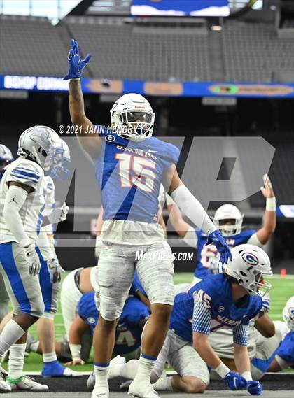 Thumbnail 3 in McQueen vs. Bishop Gorman (5A State Championship) photogallery.