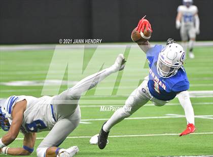 Thumbnail 2 in McQueen vs. Bishop Gorman (5A State Championship) photogallery.