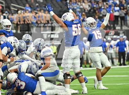 Thumbnail 2 in McQueen vs. Bishop Gorman (5A State Championship) photogallery.