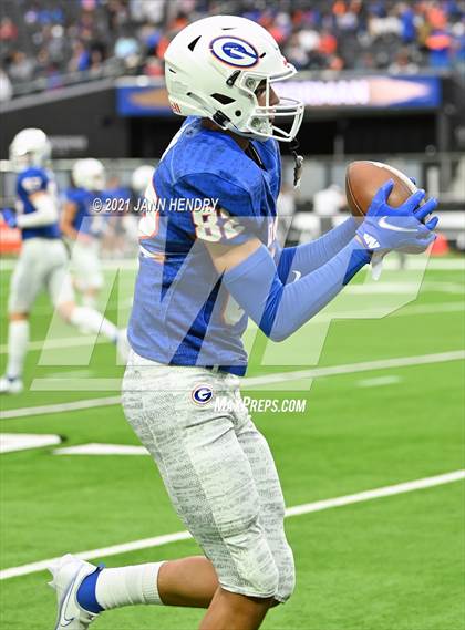 Thumbnail 2 in McQueen vs. Bishop Gorman (5A State Championship) photogallery.