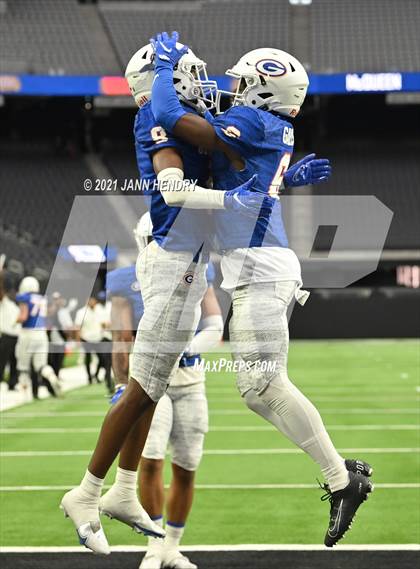 Thumbnail 1 in McQueen vs. Bishop Gorman (5A State Championship) photogallery.